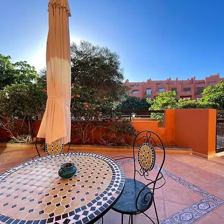 Cozy With Large Terrace Next To The Pool *